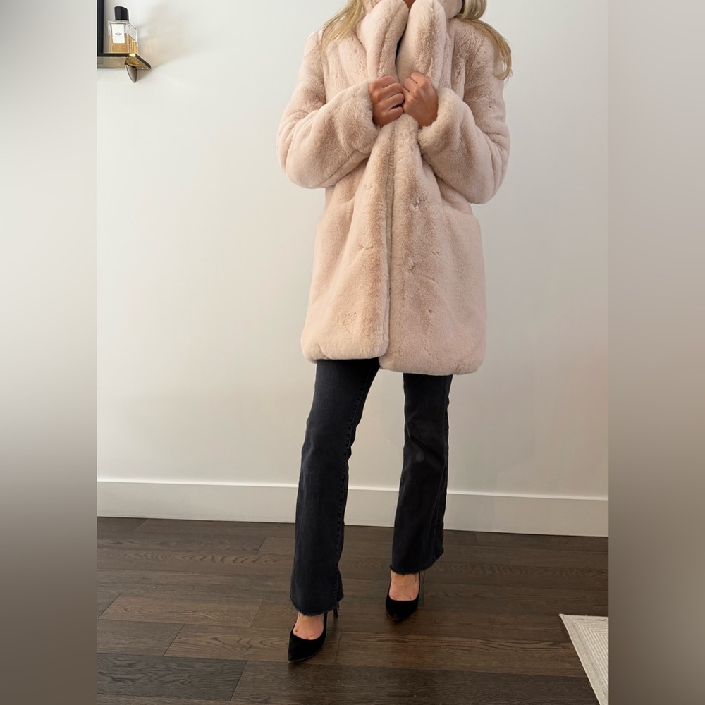 Apparis Women's Plush Faux Fur Coat - Beige